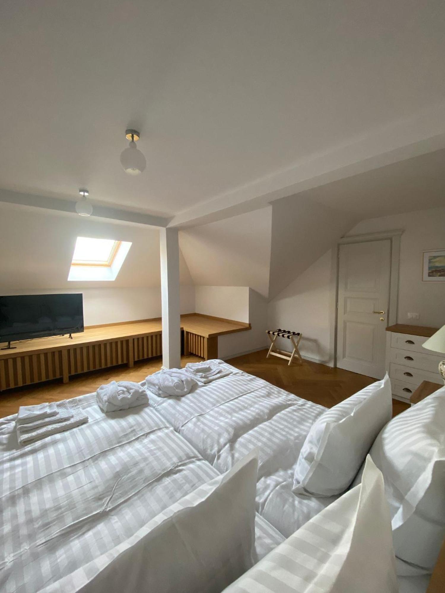 Augsburg Apart Piatra Neamt Exterior photo